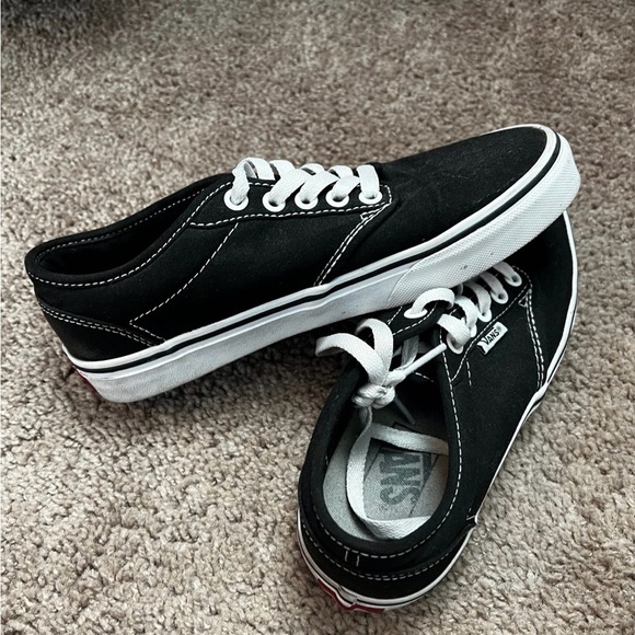 Vans - Picture 3 of 3